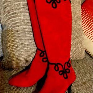 Ladies Red black trim Suede boots 8.5M by J. Renee’